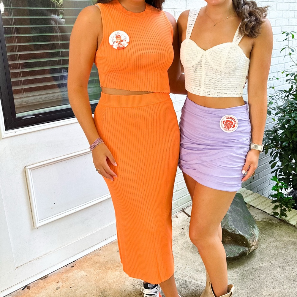 Le Lis Vibrant Orange Ribbed Midi Skirt